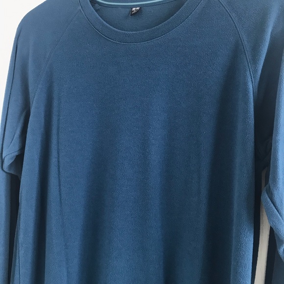Uniqlo Heattech long sleeved thermal top size XL - Picture 4 of 5